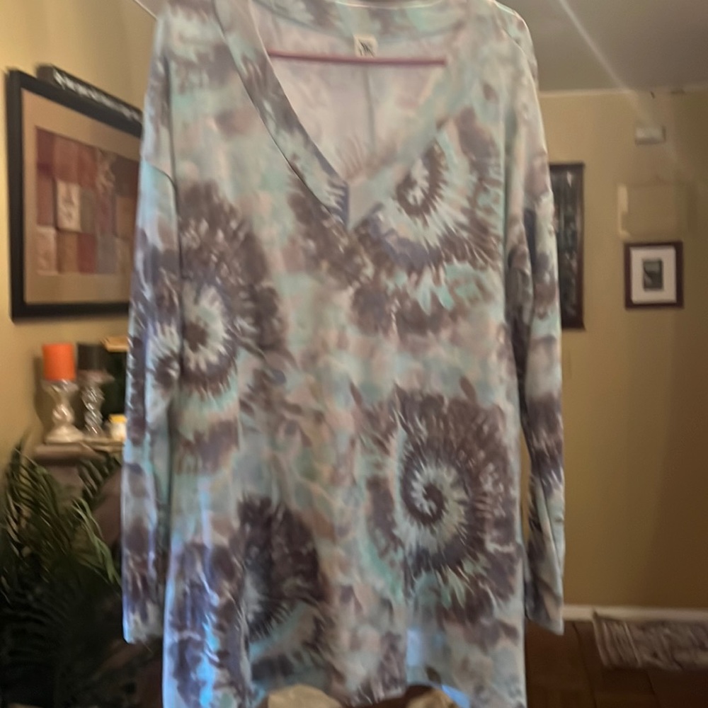 Beautiful New Sew in Love Top 63% Polyester Size Large